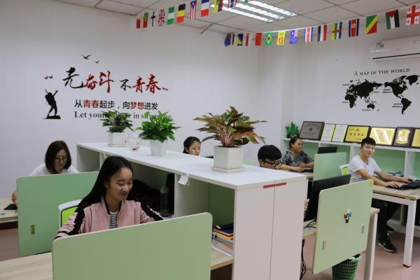 雲吞国产成人精品三级麻豆團隊